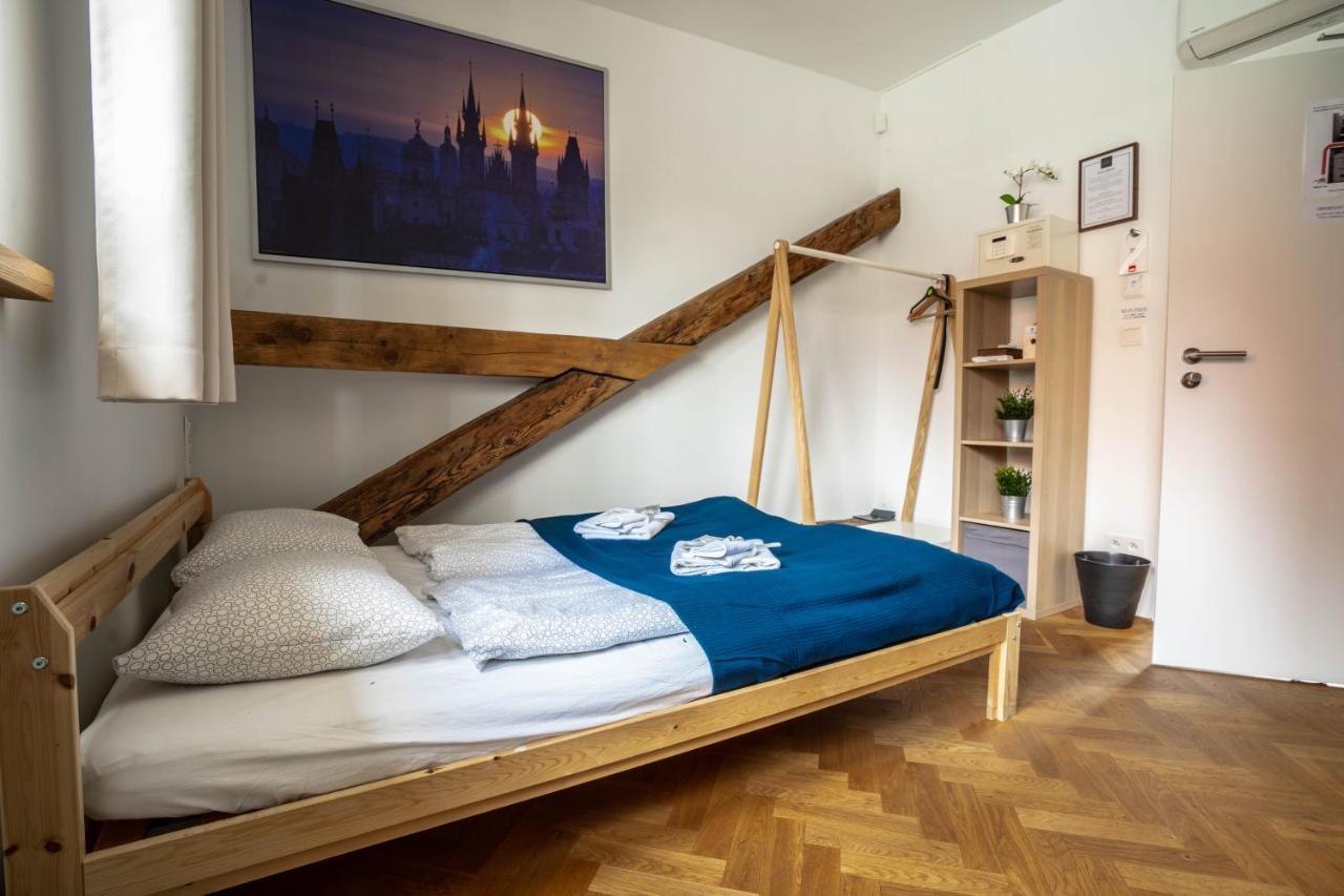 Old Town Square Suites Apart Otel 2*